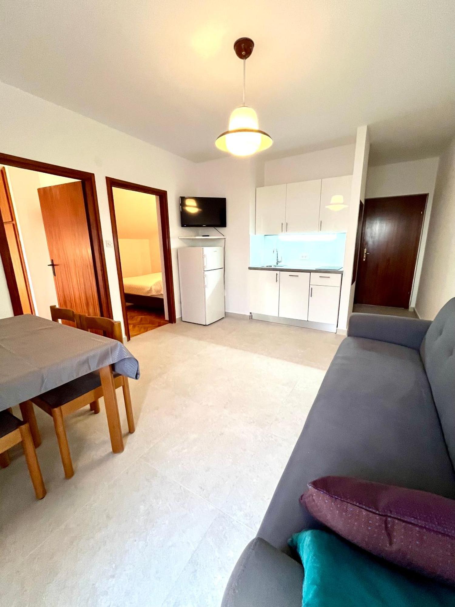 Apartments Martina Primošten Eksteriør billede